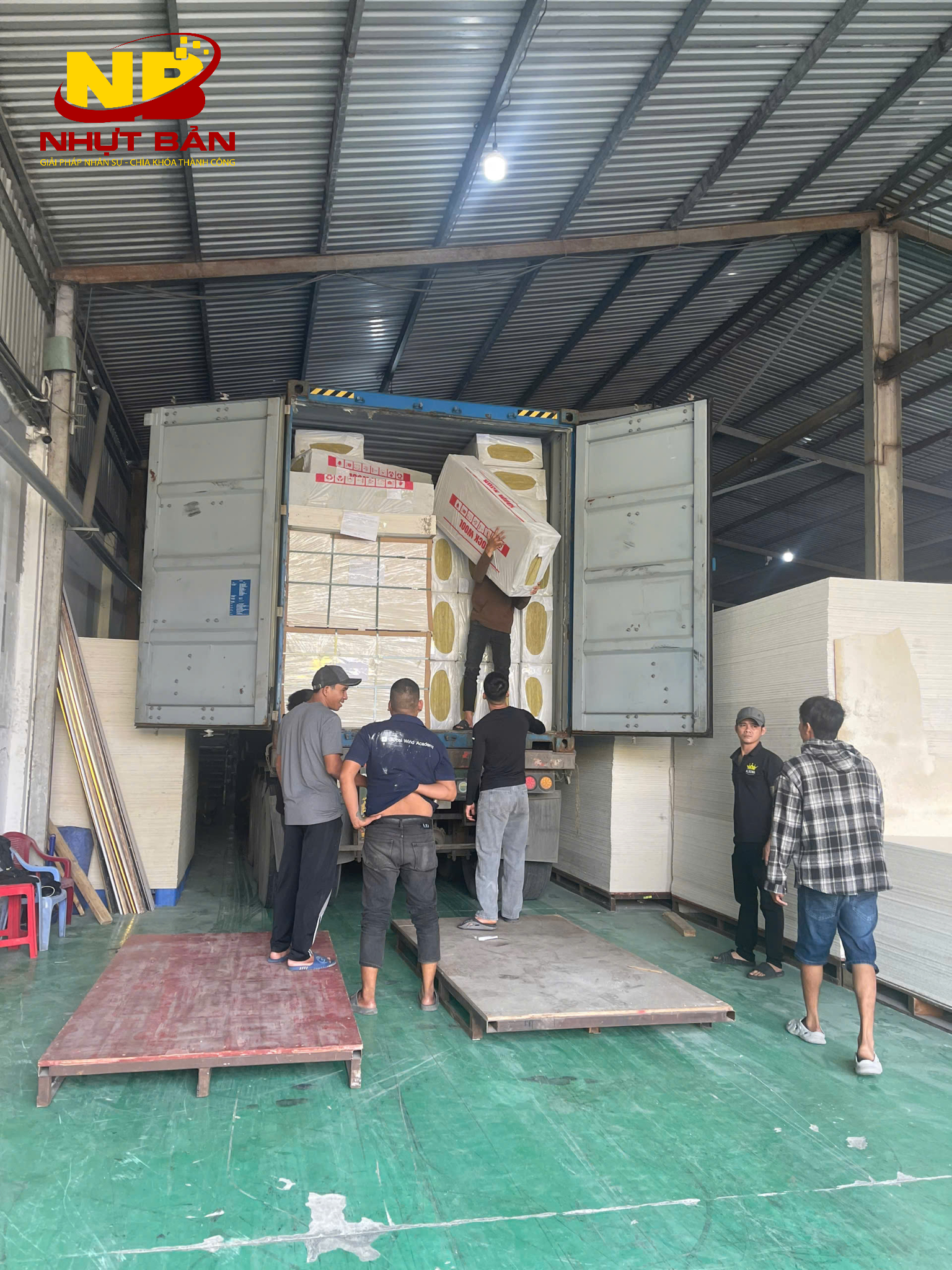 Dịch Vụ Bốc Xếp Tphcm Giá Rẻ boc xep container gia re