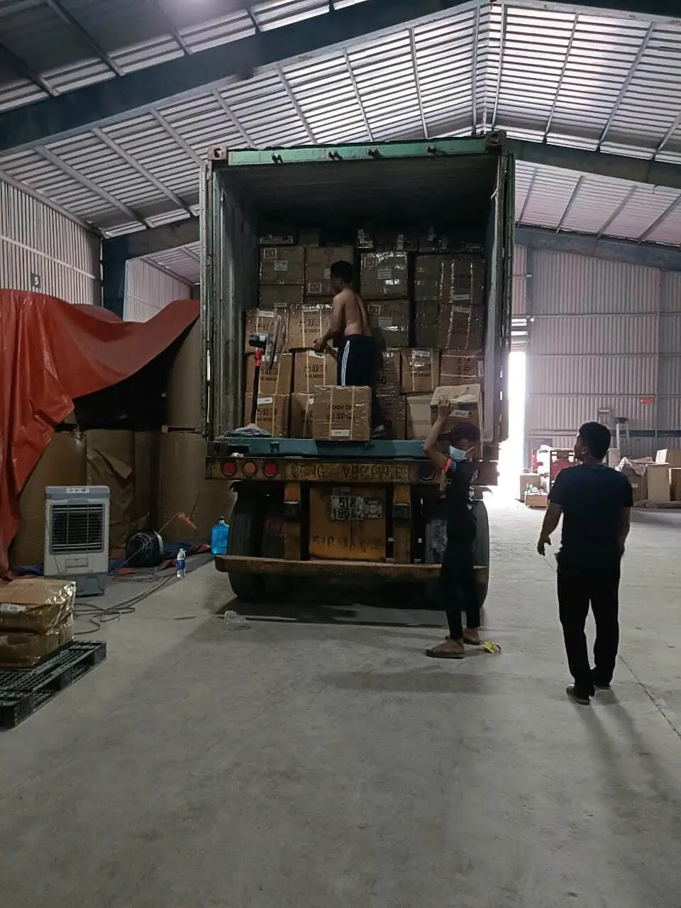 thuê bốc vác bao nhiêu tiền 1 tấn