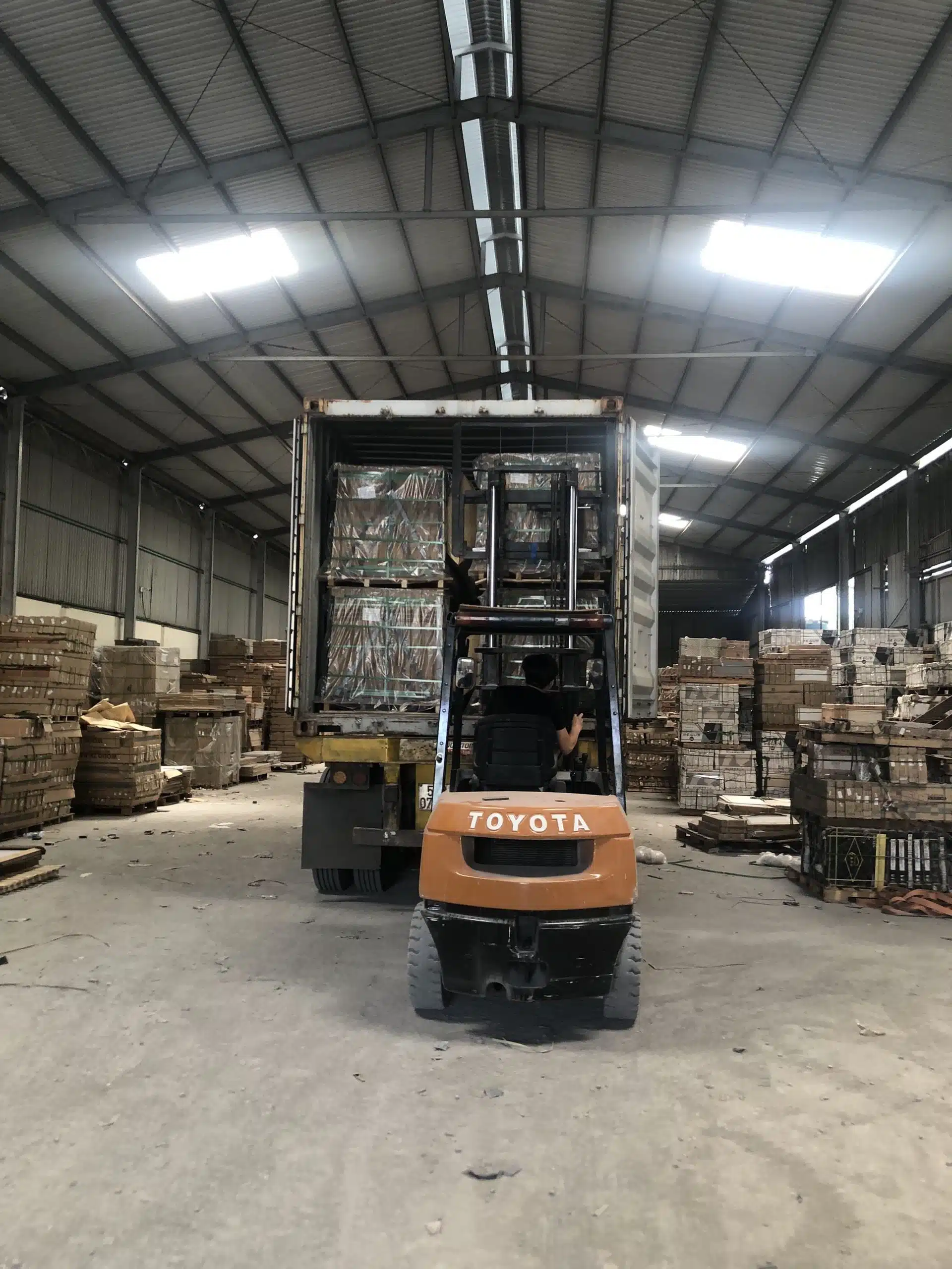 bốc xếp hàng hóa chuyên nghiệp