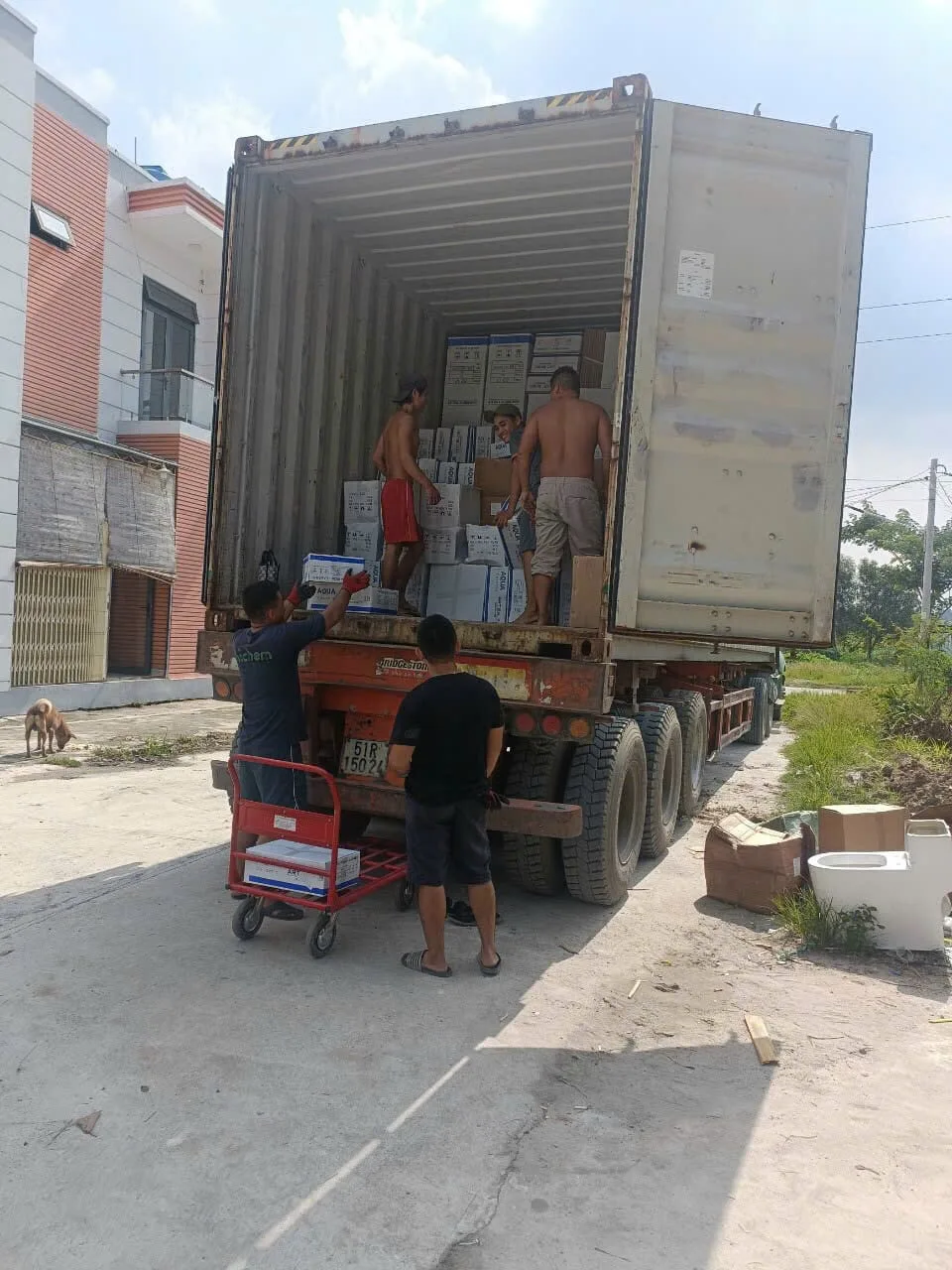 bốc xếp hàng hoá tại Biên Hoà