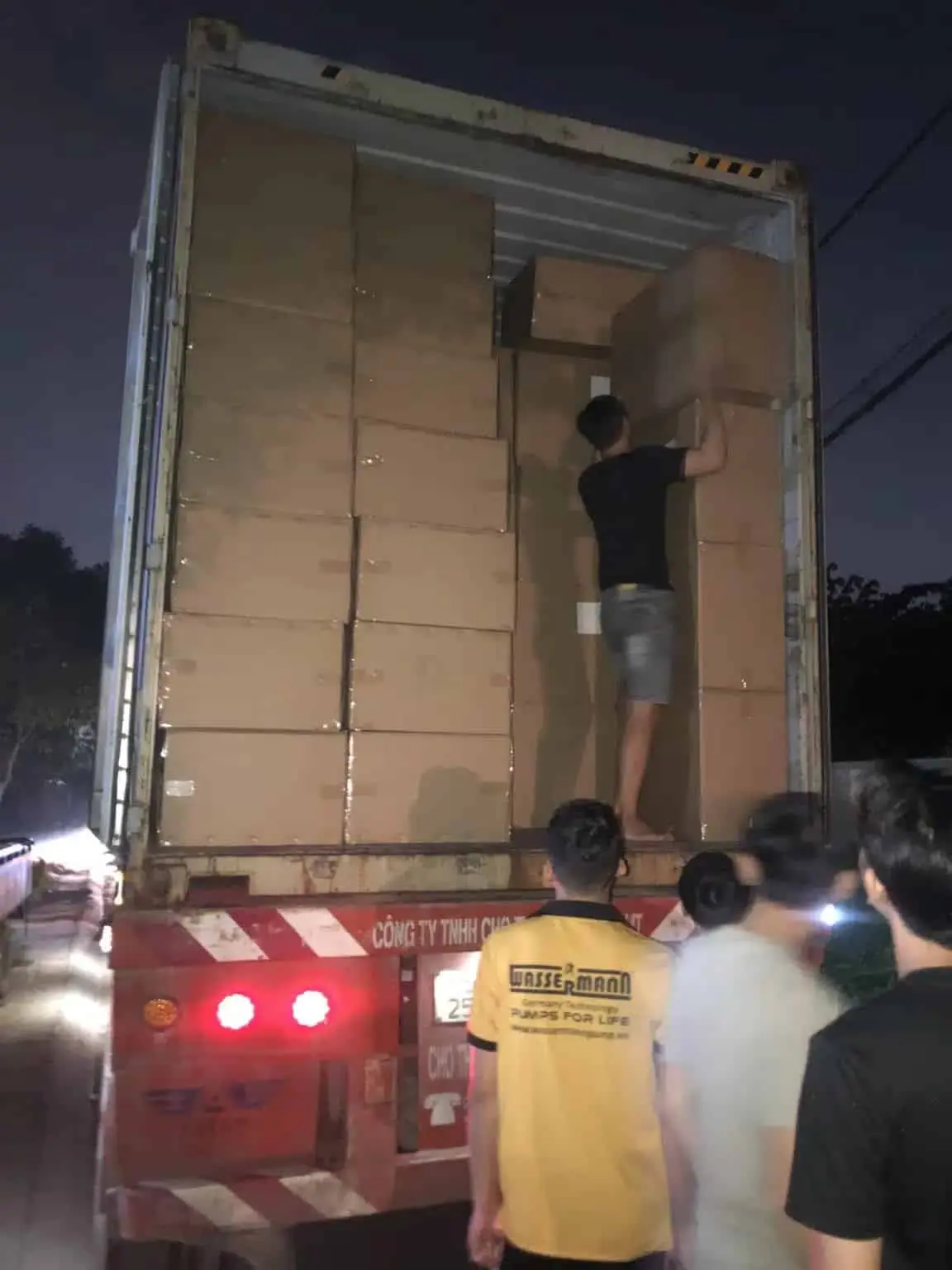 chi phí thuê nhân công bốc vác